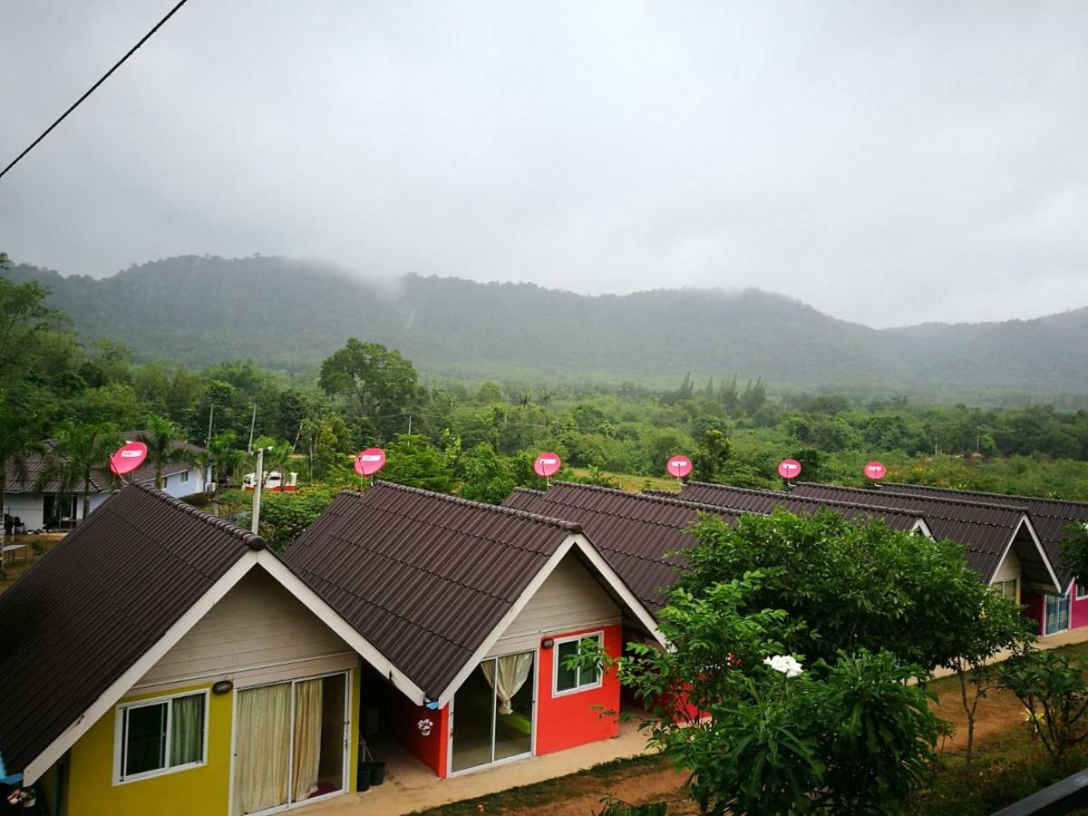 Baan Rai Pray Rung Kaeng Krachan Ban Tha Ling Lom Εξωτερικό φωτογραφία