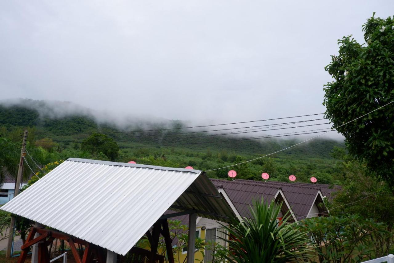 Baan Rai Pray Rung Kaeng Krachan Ban Tha Ling Lom Εξωτερικό φωτογραφία